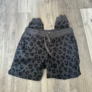 old navy gray black cheetah print sweatpants